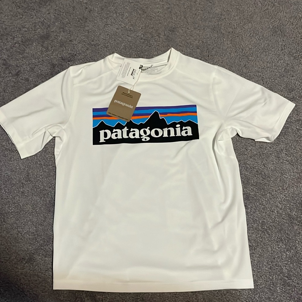 Patagonia Kid’s Capilene Silkweight T shirts size M